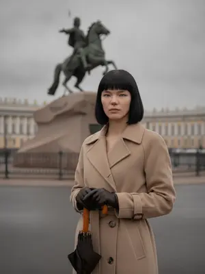 Женщина у Медного всадника