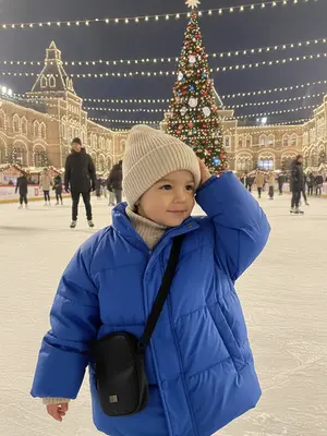 Ребенок на катке