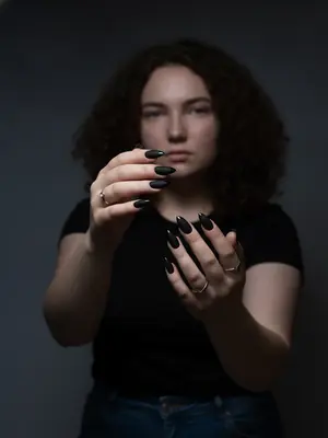 Черные матовые ногти