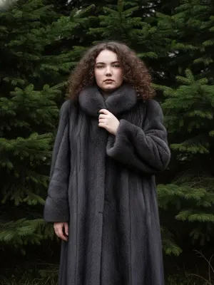 Женщина в норковой шубе