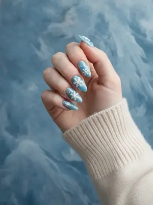 Зимние ногти с снежинками