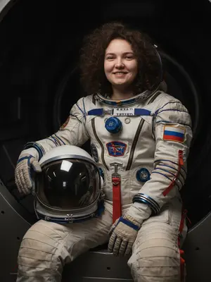 Женщина в скафандре
