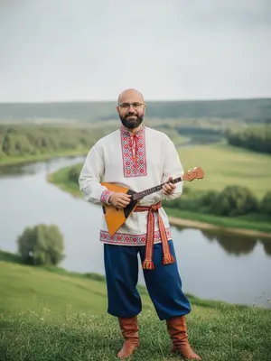 Мужчина в народном костюме