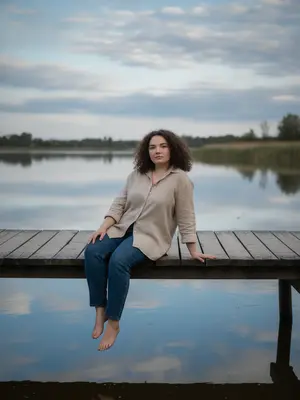 Женщина на мостике