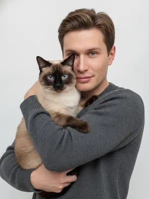 Мужчина с котом