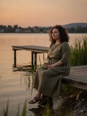Модель у водоема