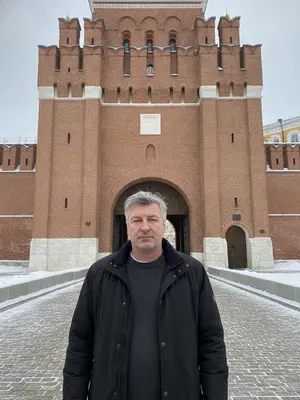 Мужчина у кремля