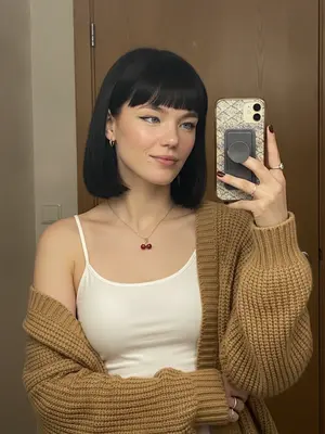 Зеркальный селфи с моделью
