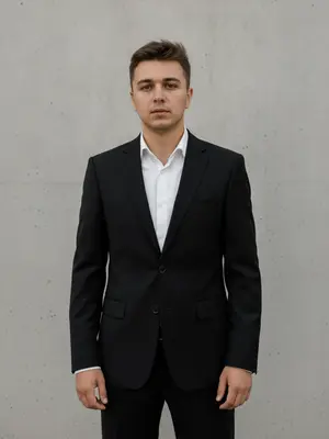 Мужчина в костюме