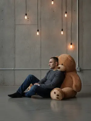 Мужчина с медведем