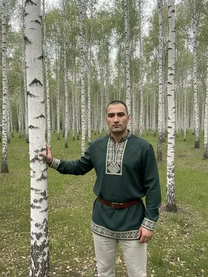 Юноша среди берез