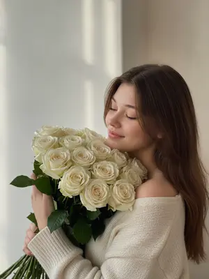 Нежные розы в руках