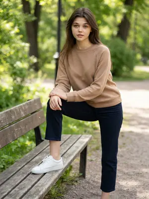 Женщина в джинсах