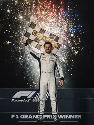 Чемпион на пьедестале