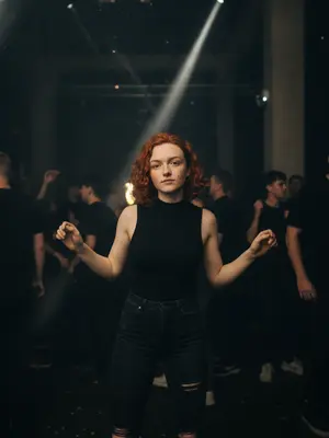 Модель на техно-вечеринке