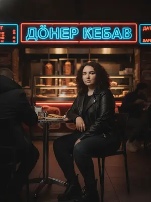 Ночной донер с моделью