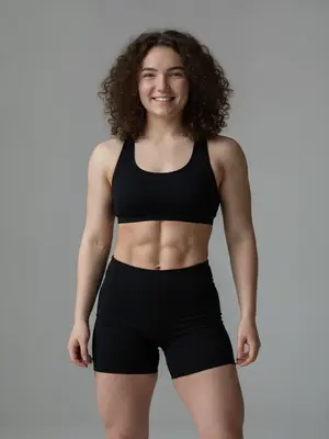 Спортивная модель с улыбкой